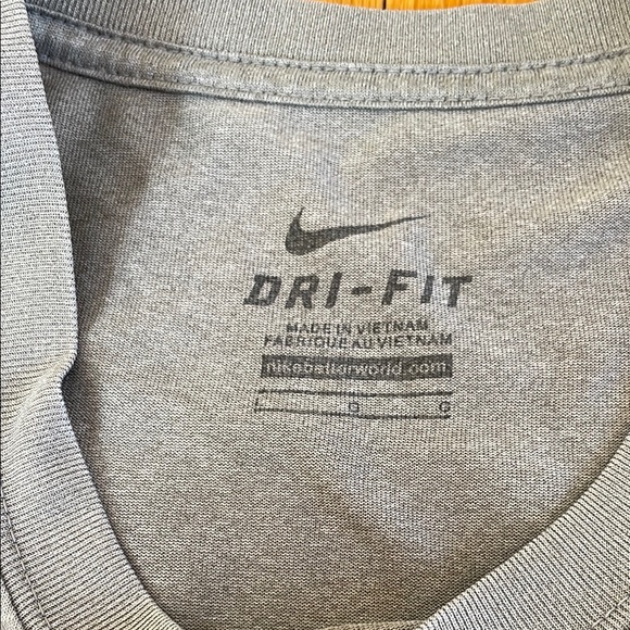 Nike UConn Dri-FIT Gray T-Shirt - Picture 3 of 4